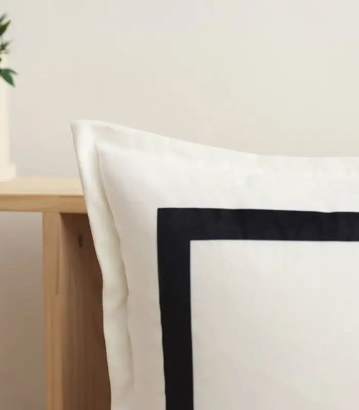 1020 Set of 2 Pcs Elegant Square Velvet Cushion Covers 45x45 cm