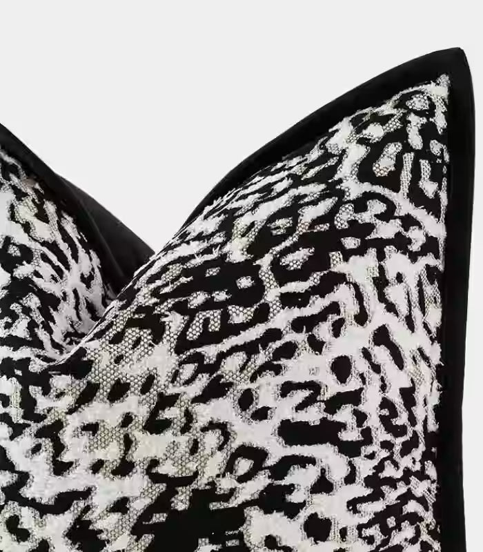 1003 Leopard Print Jacquard Cushion Cover – Bold Black and White Animal Pattern