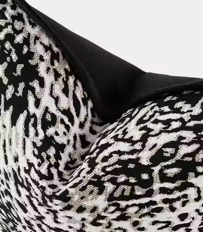 1003 Leopard Print Jacquard Cushion Cover – Bold Black and White Animal Pattern