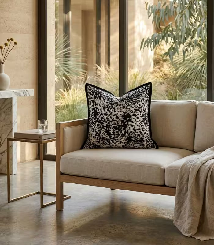 1003 Leopard Print Jacquard Cushion Cover – Bold Black and White Animal Pattern