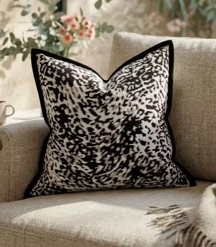 1003 Leopard Print Jacquard Cushion Cover – Bold Black and White Animal Pattern