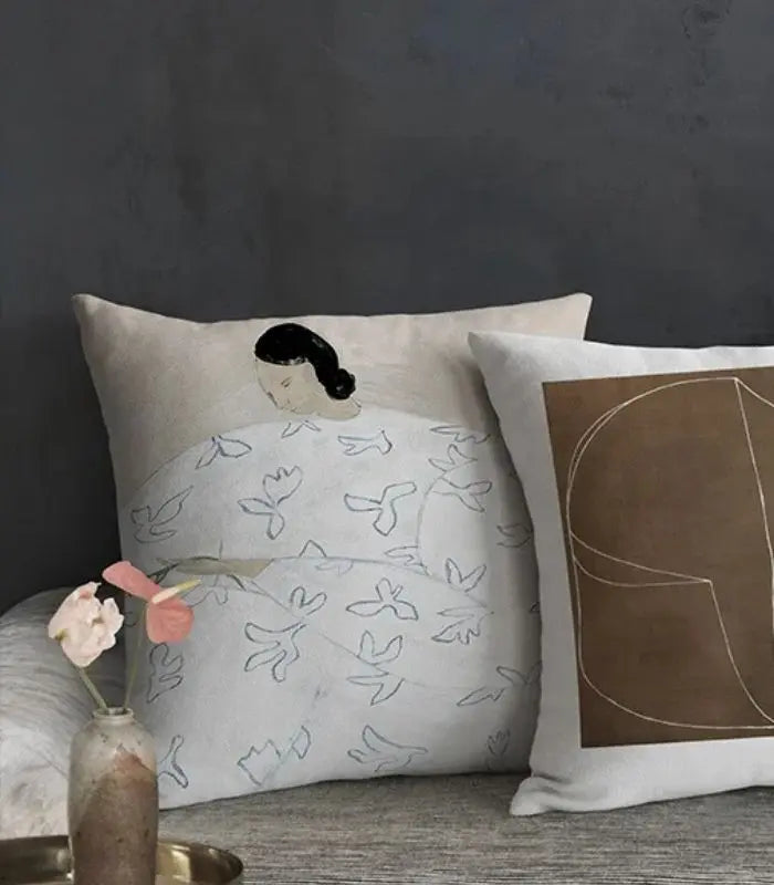 1032 Art-Inspired Cushion Cover – Abstract Figure with Leaf Pattern
