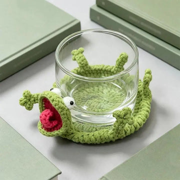 Handmade 3D Crochet Lizard Coaster, Funny Animal Cup Mat, Cute Desk Decor and Unique Gift for Home & Office