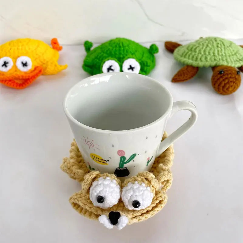Handmade 3D Crochet Lizard Coaster, Funny Animal Cup Mat, Cute Desk Decor and Unique Gift for Home & Office