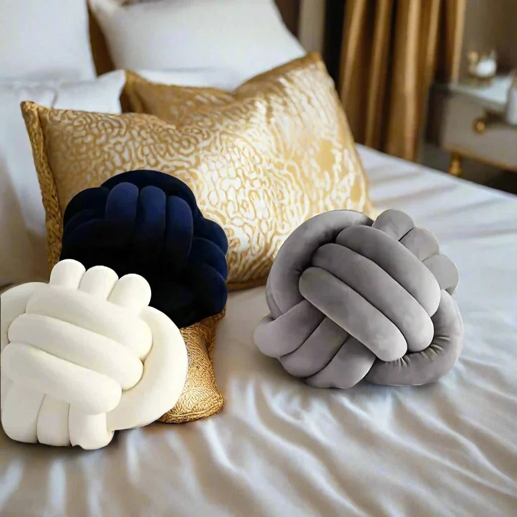 1194 Cozy Knot Ball Pillow