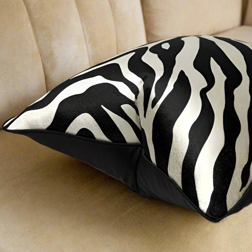 1139 Zebra Lavish Pillow Covers