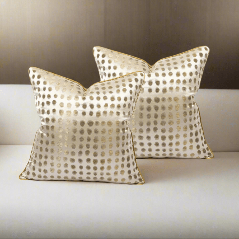 1137 Goldie Dots Pillow Cover