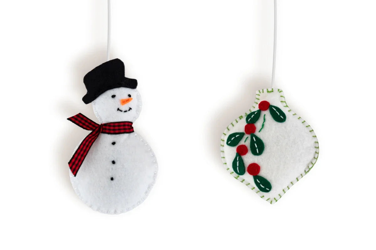 Holiday Pom-Pom Cat Toys