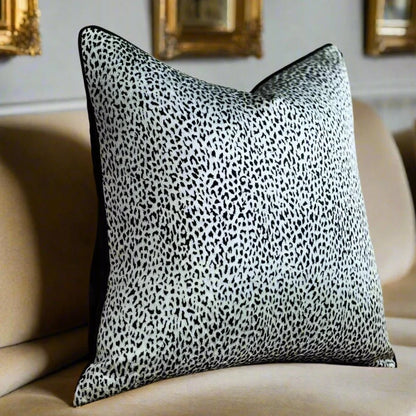 1140 Leopard Elegance Pillow Covers